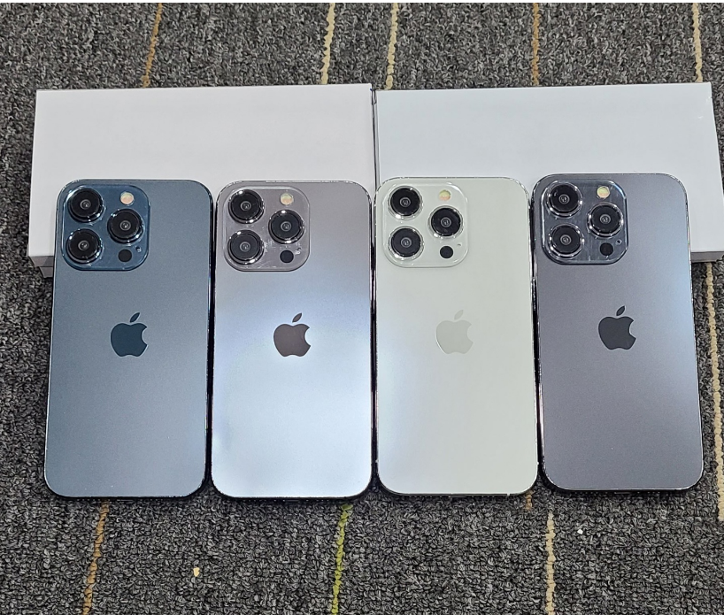 苹果 iPhone 15 / Pro长什么样？iPhone 15 / Pro机模展示