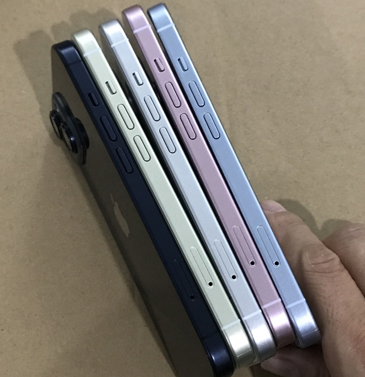 苹果 iPhone 15 / Pro长什么样？iPhone 15 / Pro机模展示