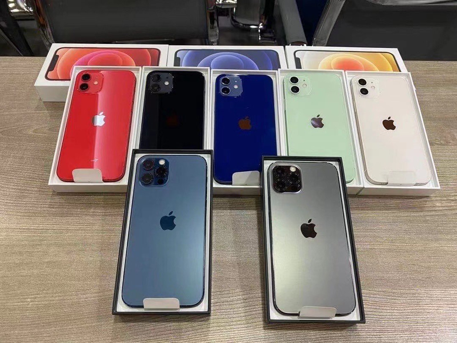 iPhone 12真机长什么样？