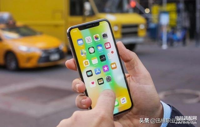 苹果iPhoneX手机屏幕失灵的故障原因