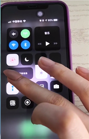 iphone关闭手电筒快捷方法分享截图