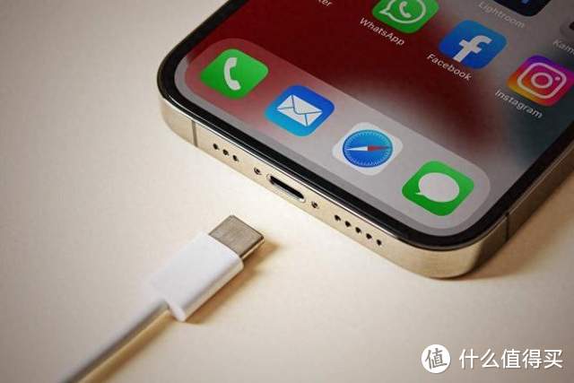 你敢相信么？iPhone16还在使用24年前的USB2.0接口