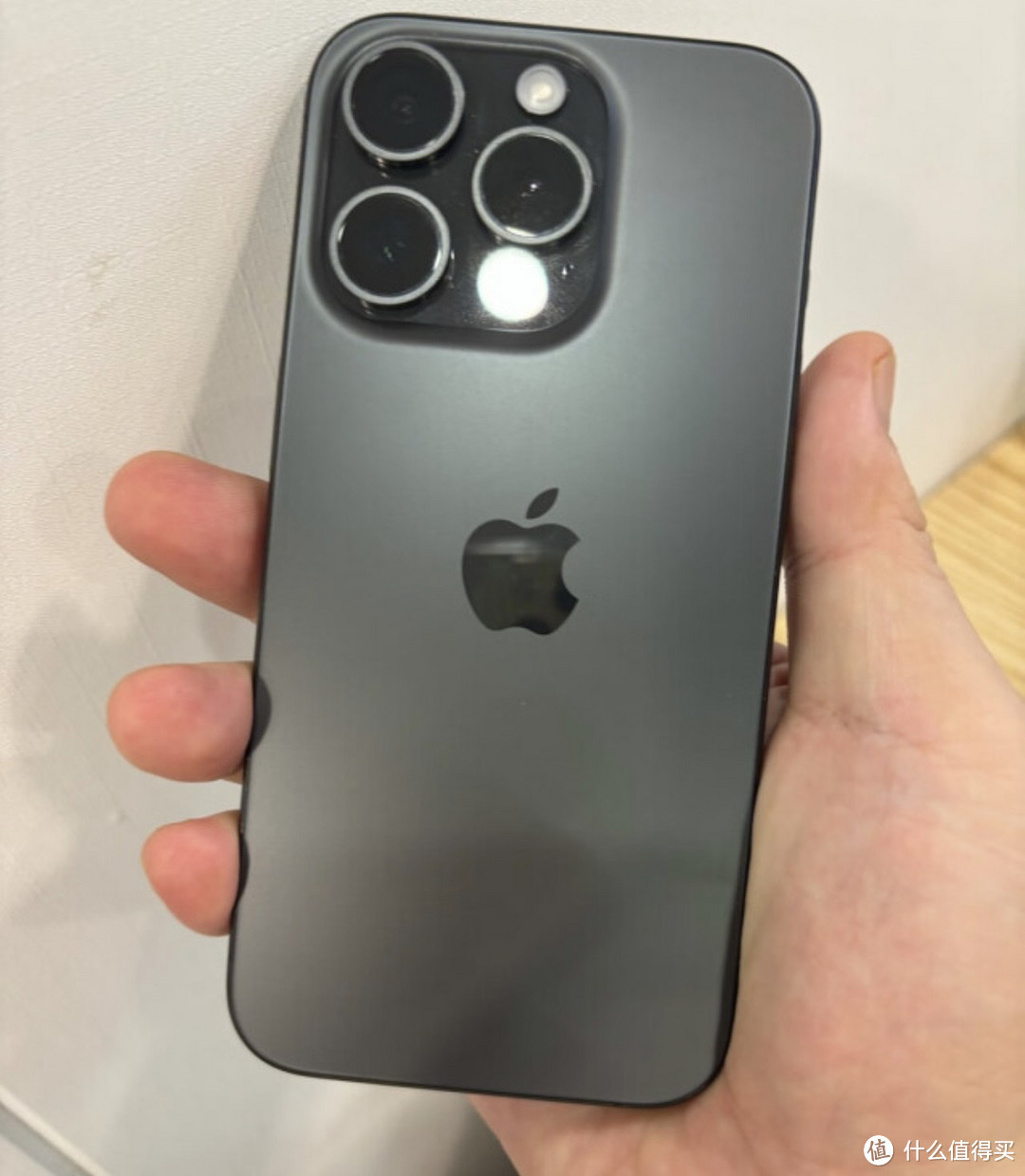 iPhone 15 Pro评测：性能飞跃，果粉必备！