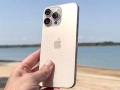 真我GT7 Pro预热：定制万元屏 比iPhone 16 Pro Max更强