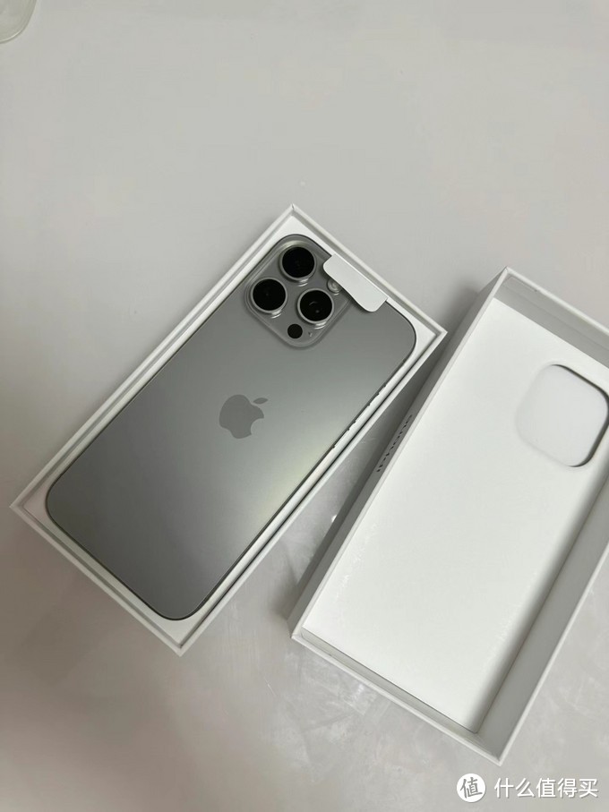 双11错过心仪手机没关系，苹果iPhone15 Pro Max坚持降价2100元